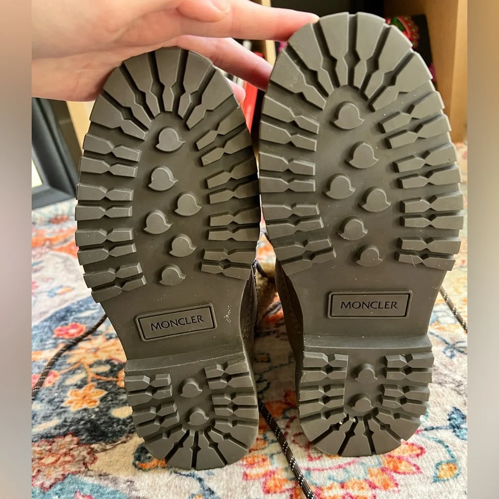 Moncler shearling and suede boots - Picture 5 of 5